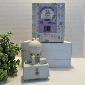 PRECIOUS Moments "My Happiness" 1990 symbol of membership figurine